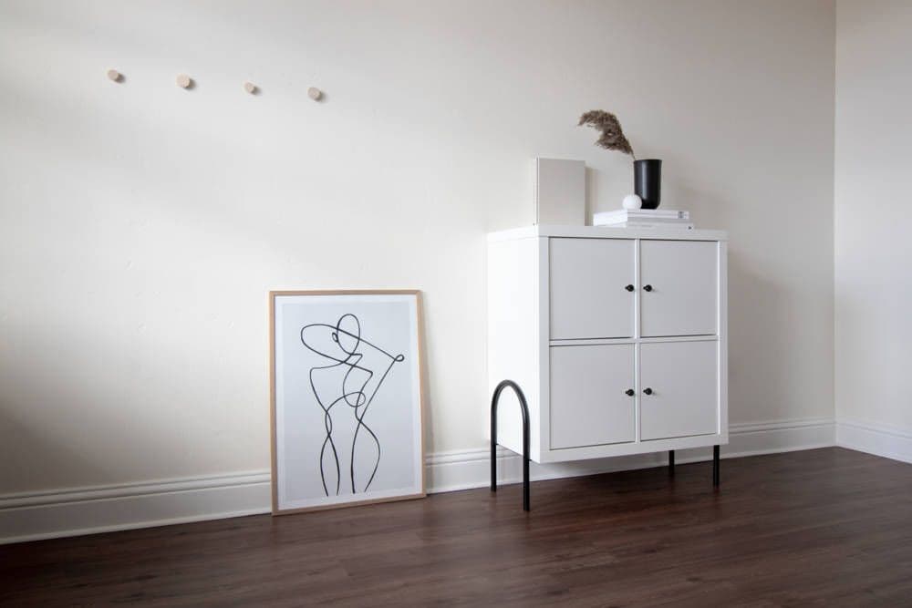 IKEA-Kallax hack with legs from Prettypegs