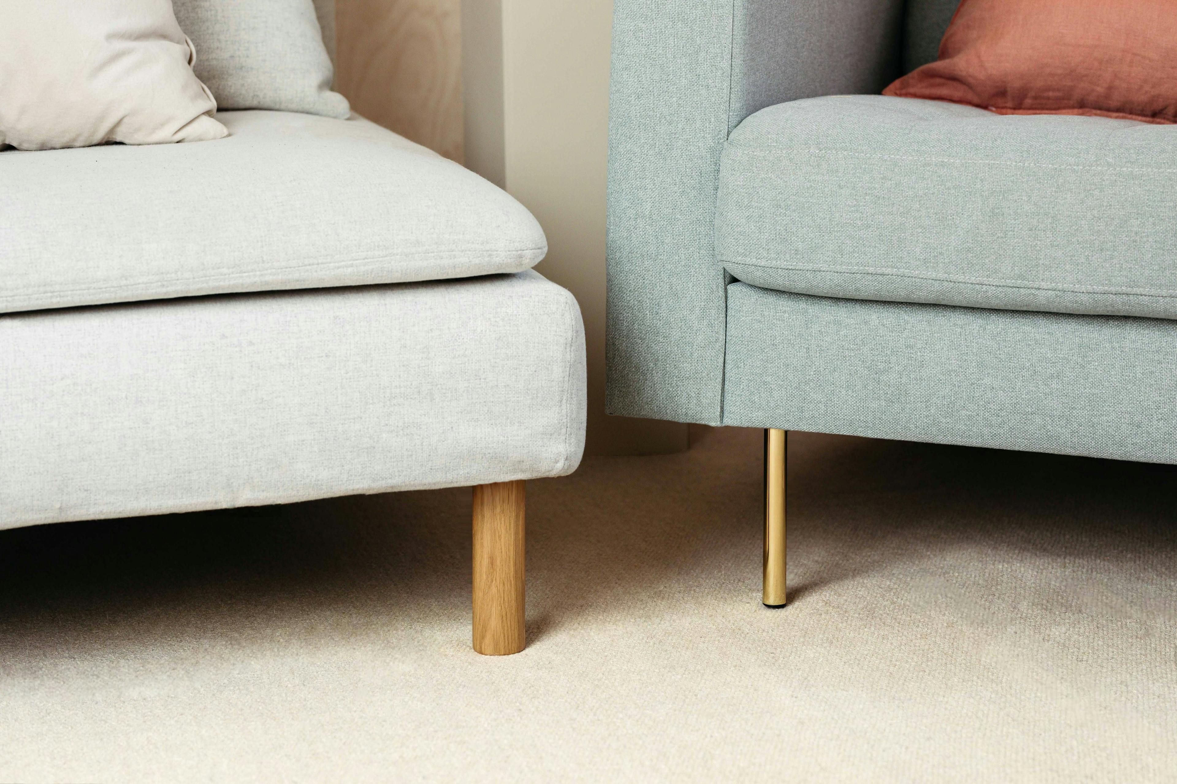 Sofa legs in brass and wood